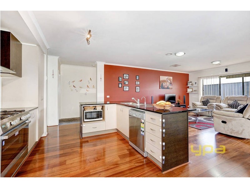 97 Oakview Parade, Caroline Springs VIC 3023