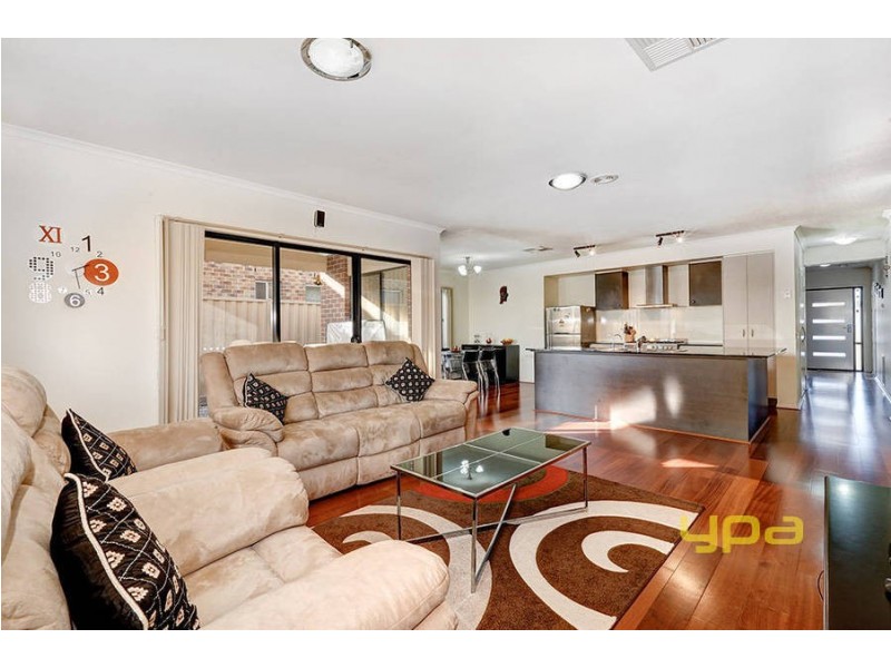 97 Oakview Parade, Caroline Springs VIC 3023