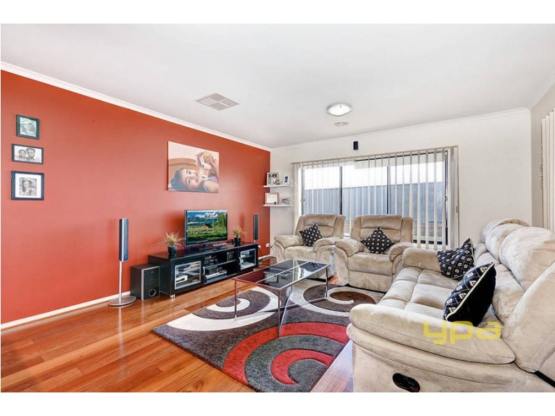 97 Oakview Parade, Caroline Springs VIC 3023