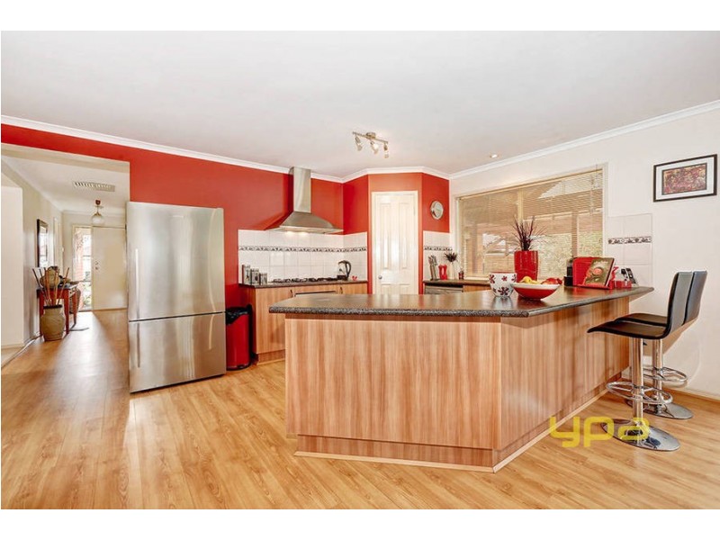 3 Cleland Way, Caroline Springs VIC 3023