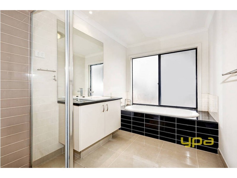 11 Turitable Way, Caroline Springs VIC 3023