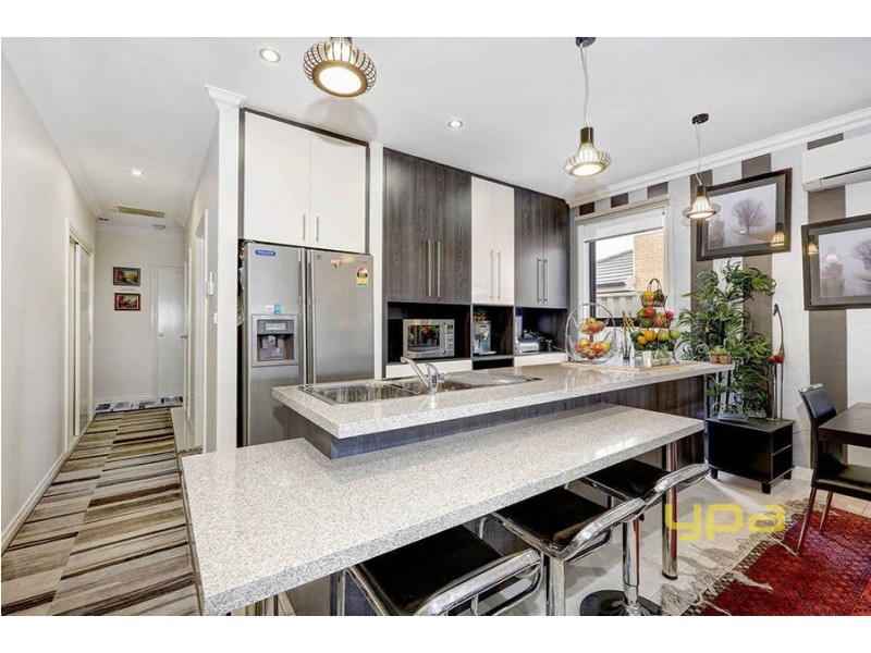 19 Barrington Circuit, Caroline Springs VIC 3023