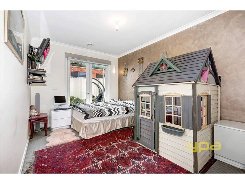 19 Barrington Circuit, Caroline Springs VIC 3023