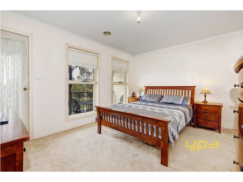 5 Emerald Court, Caroline Springs VIC 3023