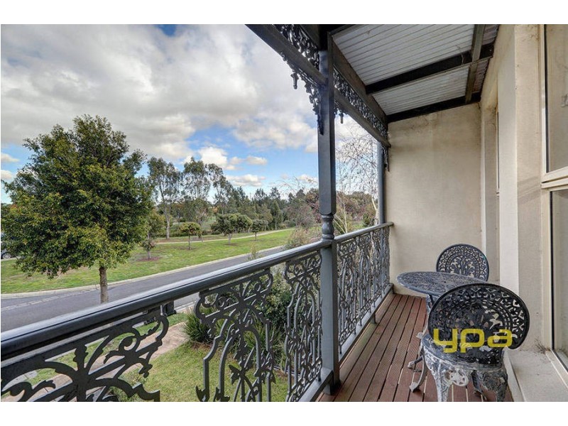 5 Emerald Court, Caroline Springs VIC 3023