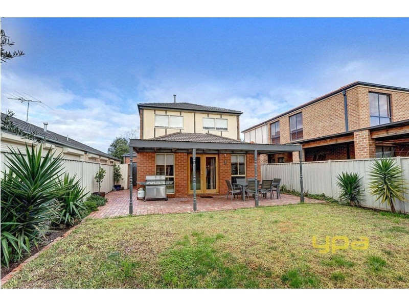 5 Emerald Court, Caroline Springs VIC 3023
