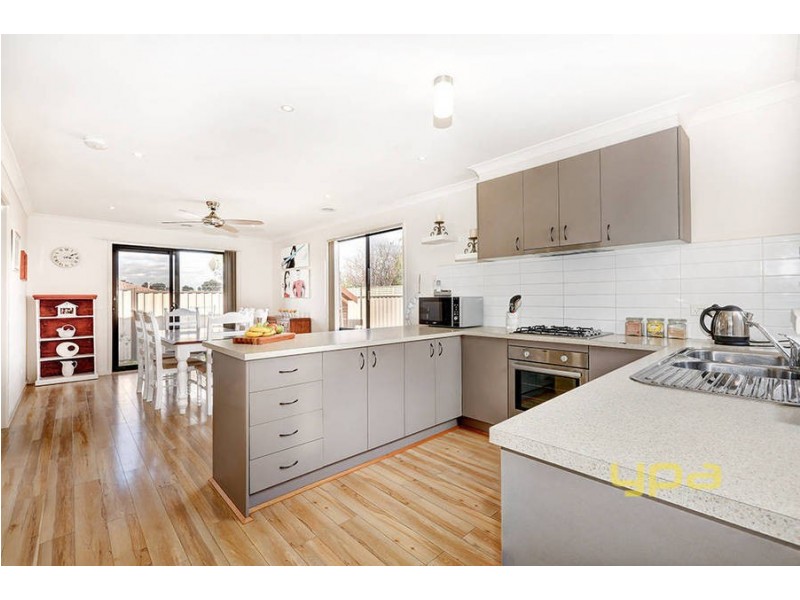 31 Cunningham Chase, Burnside Heights VIC 3023