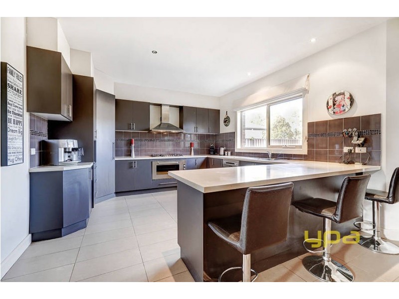 1 Reed Place, Caroline Springs VIC 3023