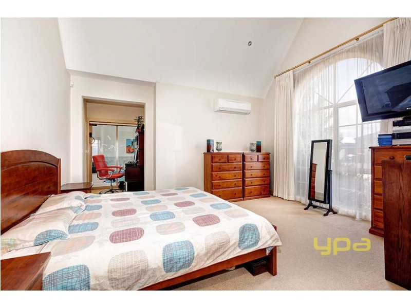 1 Reed Place, Caroline Springs VIC 3023