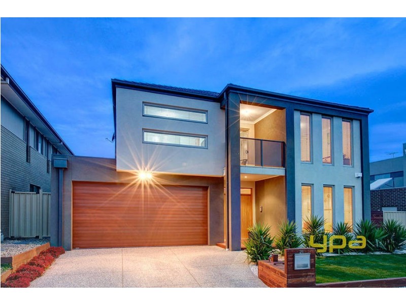 24 Maranoa Grove, Caroline Springs VIC 3023