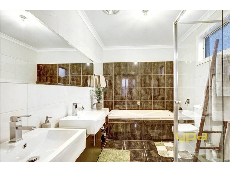 24 Maranoa Grove, Caroline Springs VIC 3023