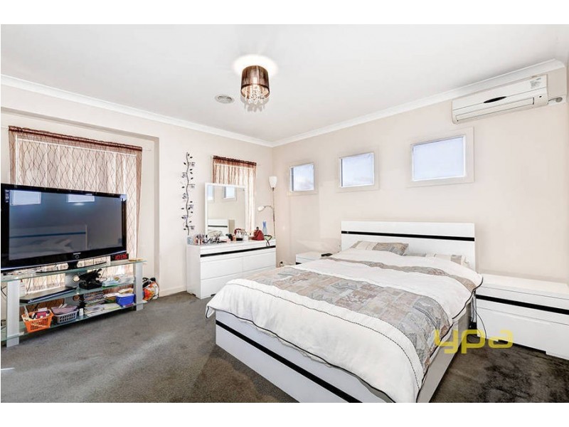 38 Dobell Crescent, Caroline Springs VIC 3023