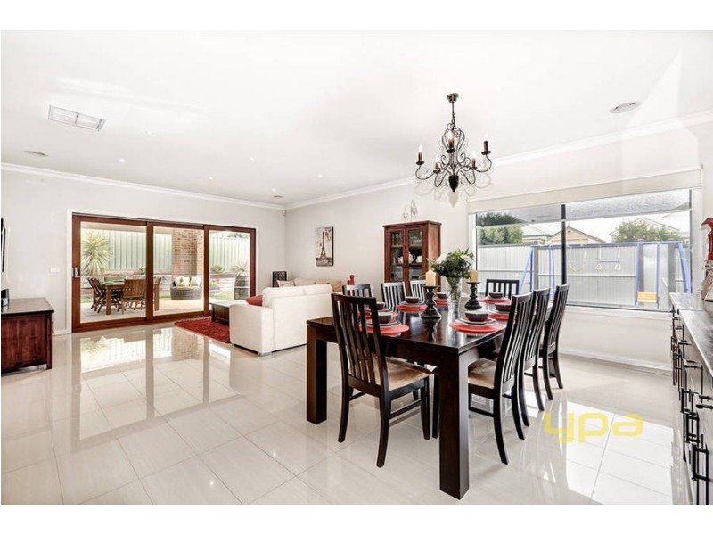 8 Asthima Way, Caroline Springs VIC 3023