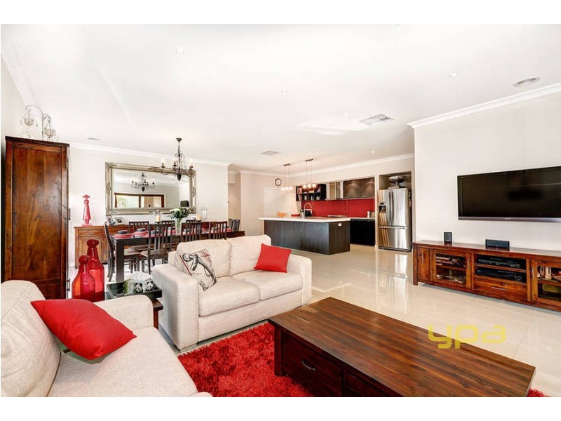 8 Asthima Way, Caroline Springs VIC 3023