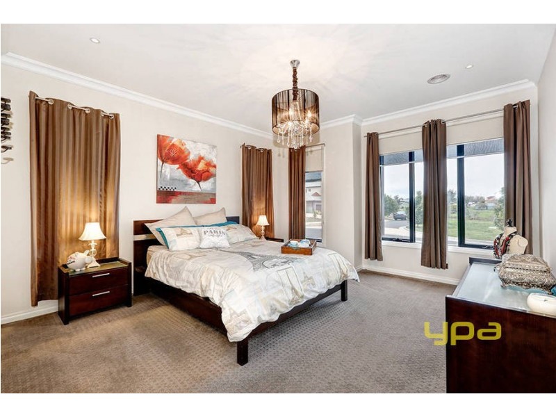 8 Asthima Way, Caroline Springs VIC 3023