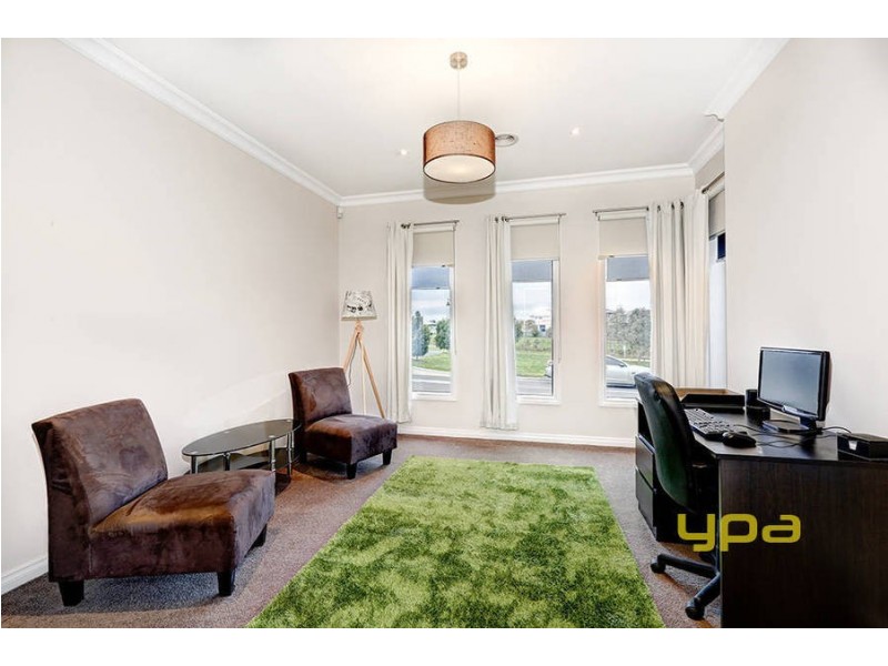 8 Asthima Way, Caroline Springs VIC 3023