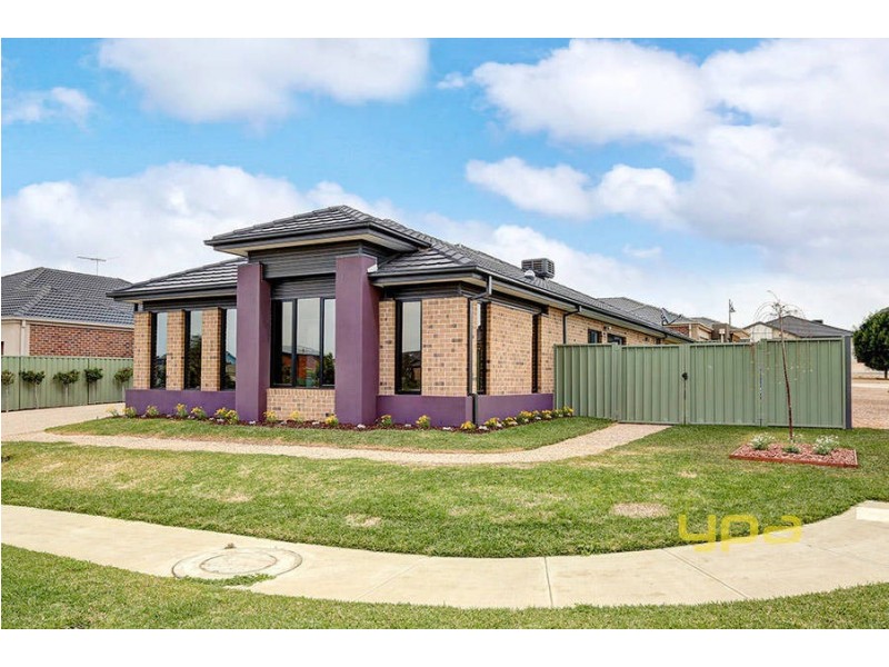 8 Asthima Way, Caroline Springs VIC 3023