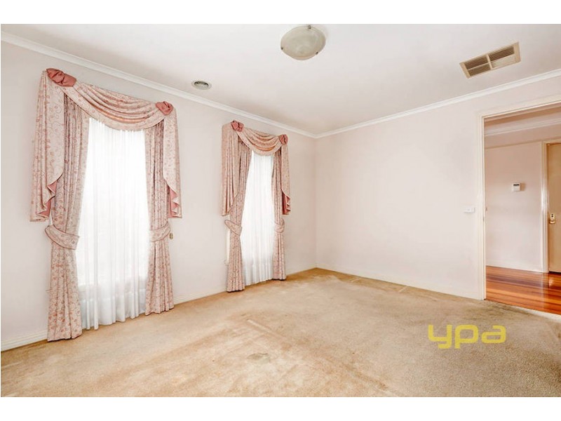 72 Springlake Avenue, Caroline Springs VIC 3023