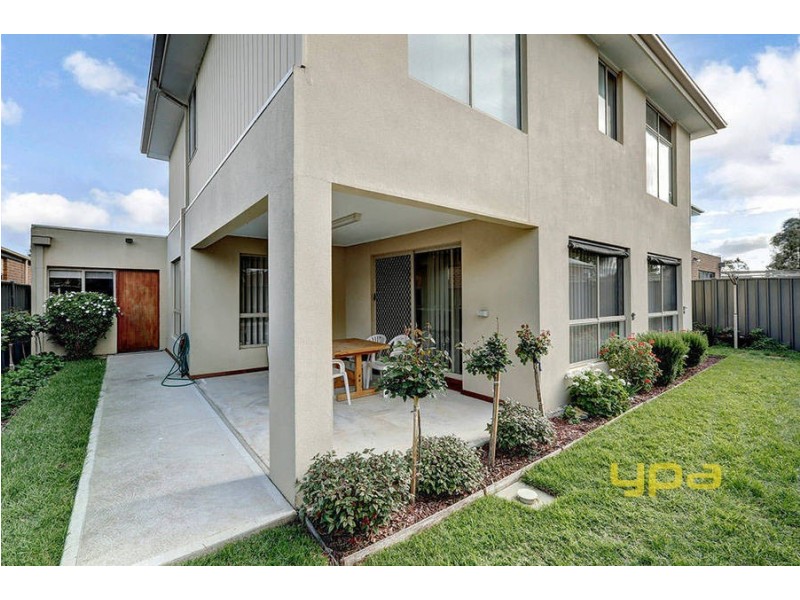 28 Cassan Way, Caroline Springs VIC 3023