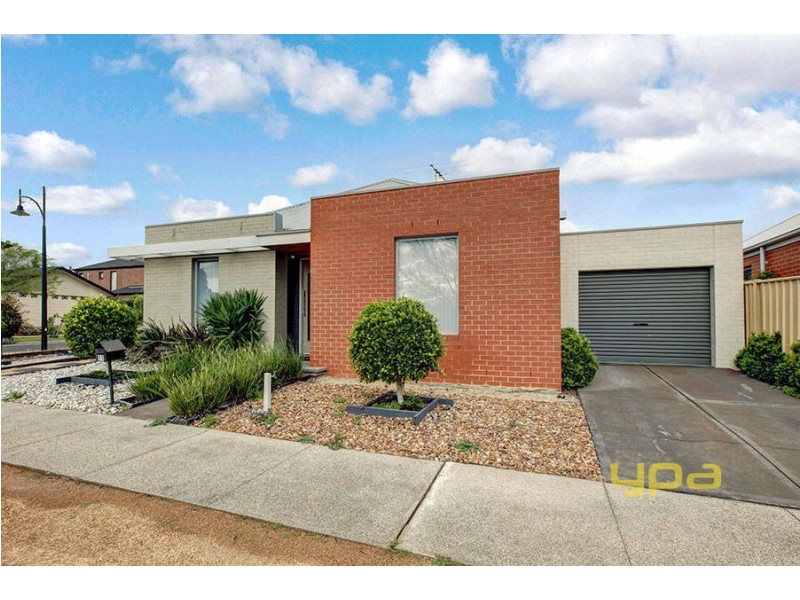 11 Kooyong Way, Caroline Springs VIC 3023