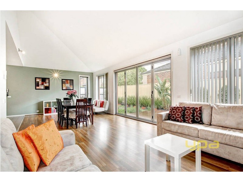 11 Kooyong Way, Caroline Springs VIC 3023