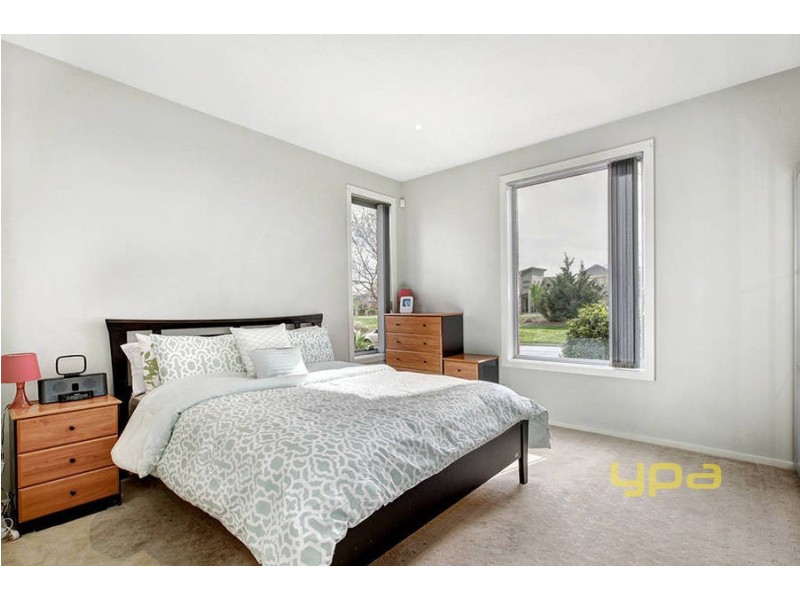 11 Kooyong Way, Caroline Springs VIC 3023