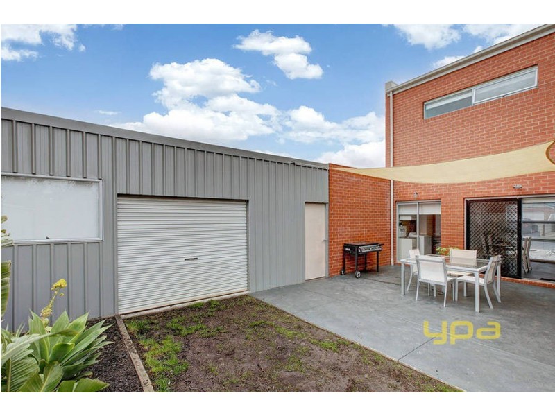 44 Edgbaston Parade, Caroline Springs VIC 3023