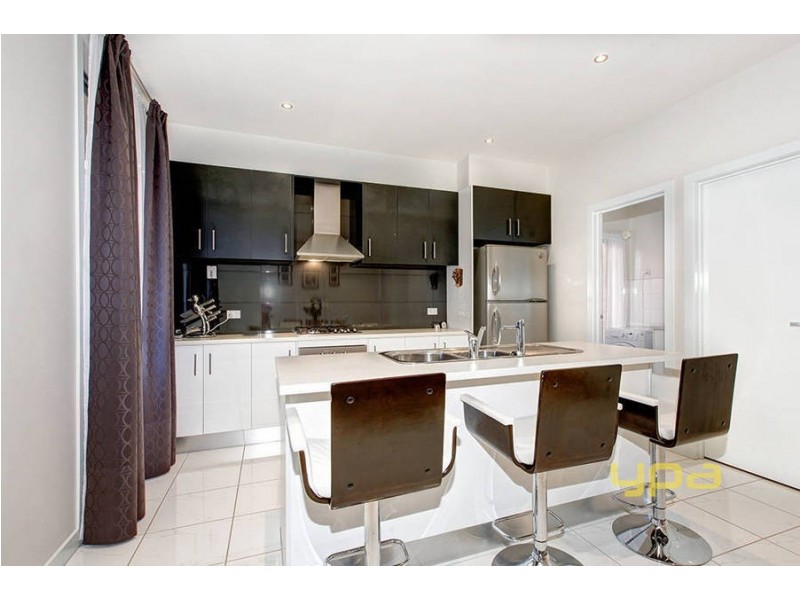 9 Creekview Place, Caroline Springs VIC 3023