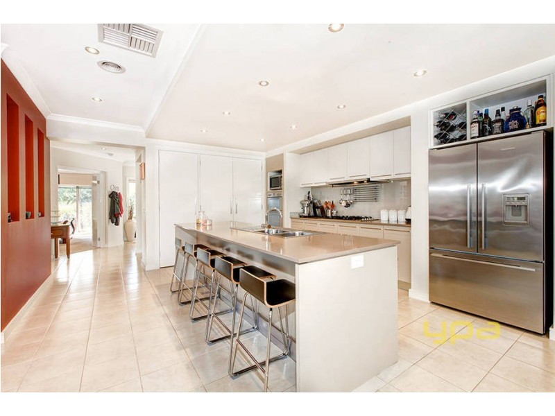 5 Croft Street, Caroline Springs VIC 3023