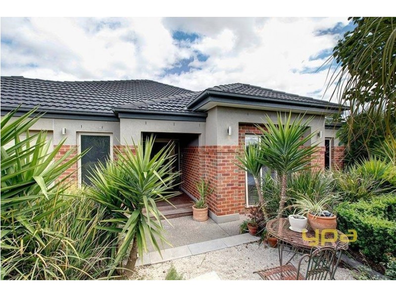 5 Croft Street, Caroline Springs VIC 3023
