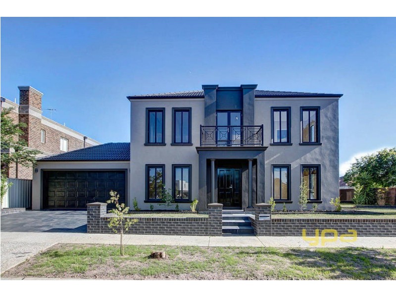 2 Narracan Close, Caroline Springs VIC 3023