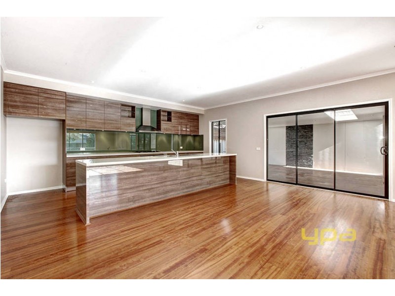 2 Narracan Close, Caroline Springs VIC 3023