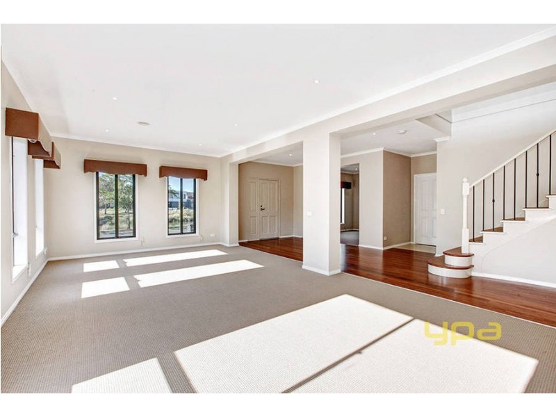 2 Narracan Close, Caroline Springs VIC 3023