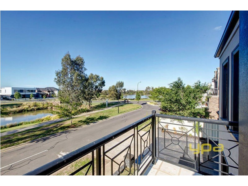 2 Narracan Close, Caroline Springs VIC 3023