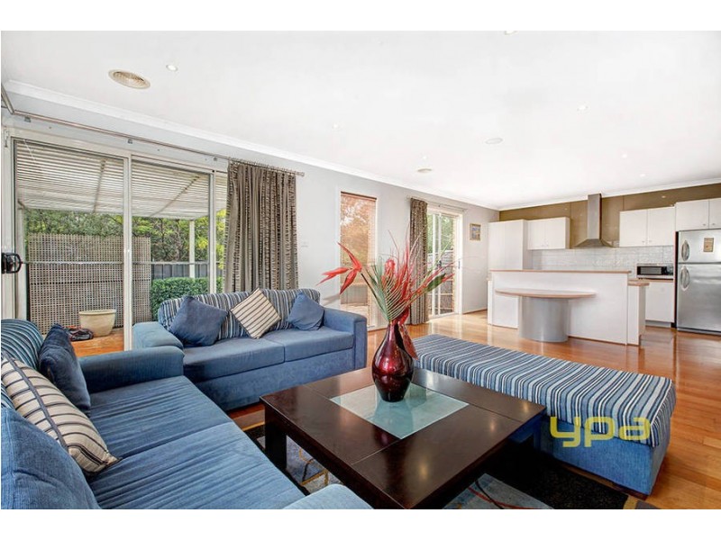 6 Cassan Way, Caroline Springs VIC 3023