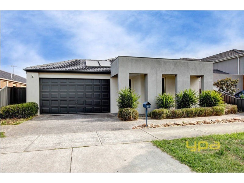 6 Cassan Way, Caroline Springs VIC 3023