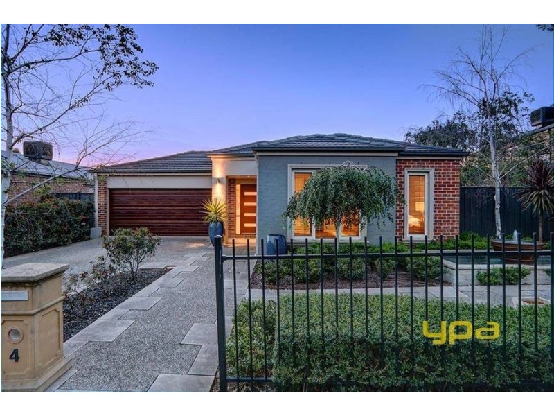 4 Dargi Green, Caroline Springs VIC 3023