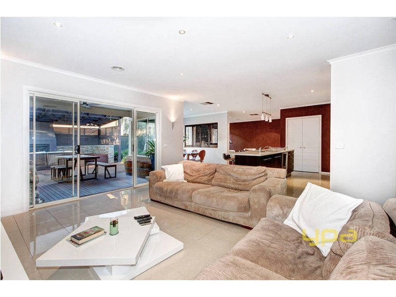 4 Dargi Green, Caroline Springs VIC 3023