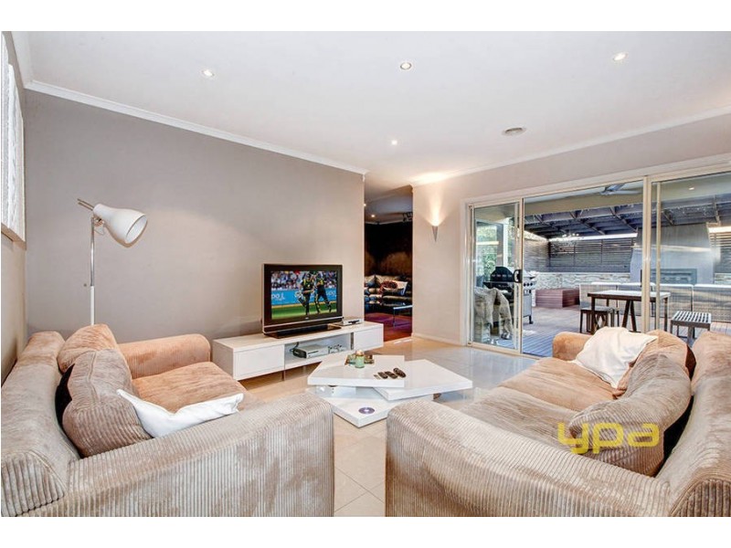 4 Dargi Green, Caroline Springs VIC 3023