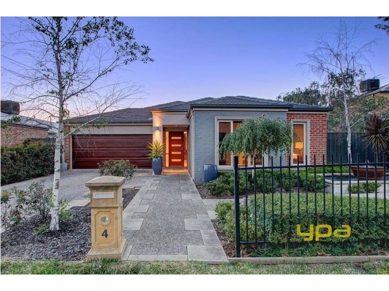 4 Dargi Green, Caroline Springs VIC 3023