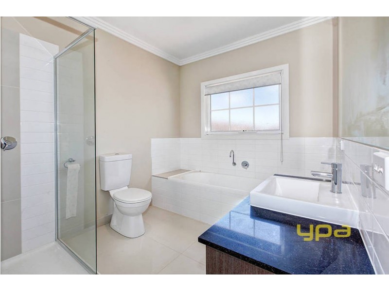 9/7 Toolondo Close, Caroline Springs VIC 3023