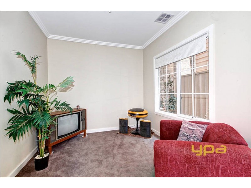 9/7 Toolondo Close, Caroline Springs VIC 3023