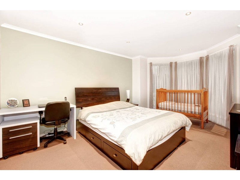 6 French Crescent, Caroline Springs VIC 3023