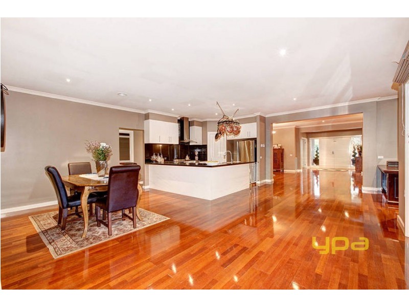 15 Chelsea Court, Burnside Heights VIC 3023