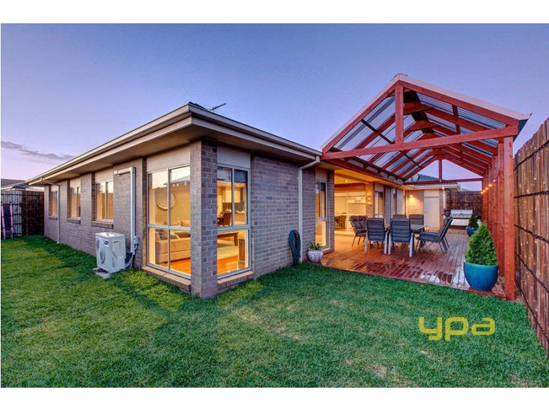 15 Chelsea Court, Burnside Heights VIC 3023