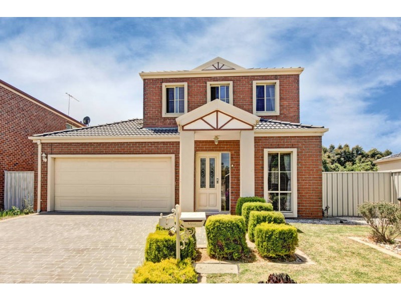 3 Colac Place, Caroline Springs VIC 3023