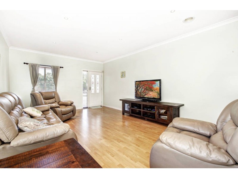 3 Colac Place, Caroline Springs VIC 3023