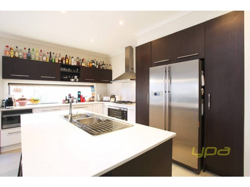 21 Kororoit Approach, Caroline Springs VIC 3023