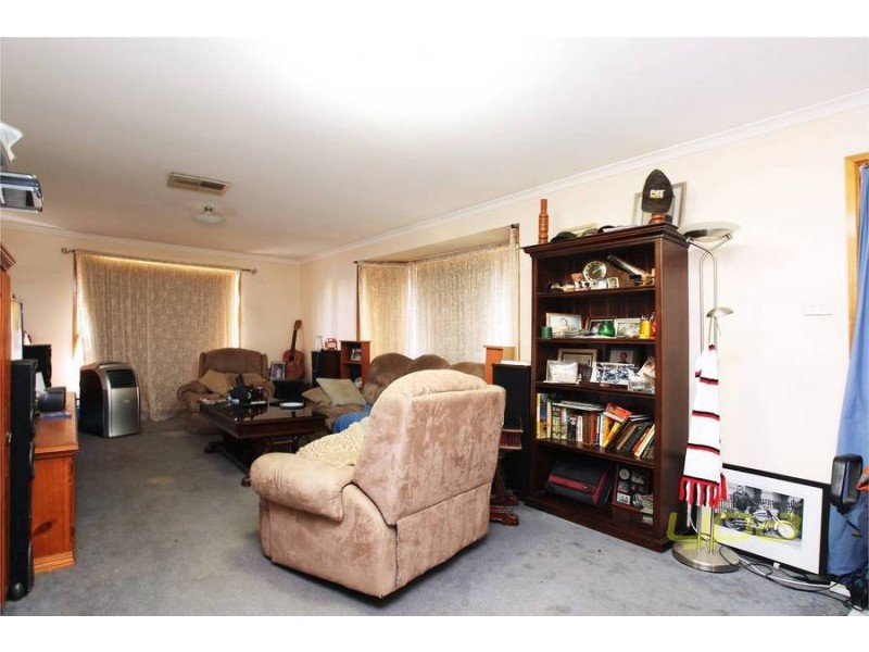 25 Billungah Place, Burnside VIC 3023