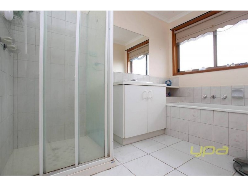 25 Billungah Place, Burnside VIC 3023